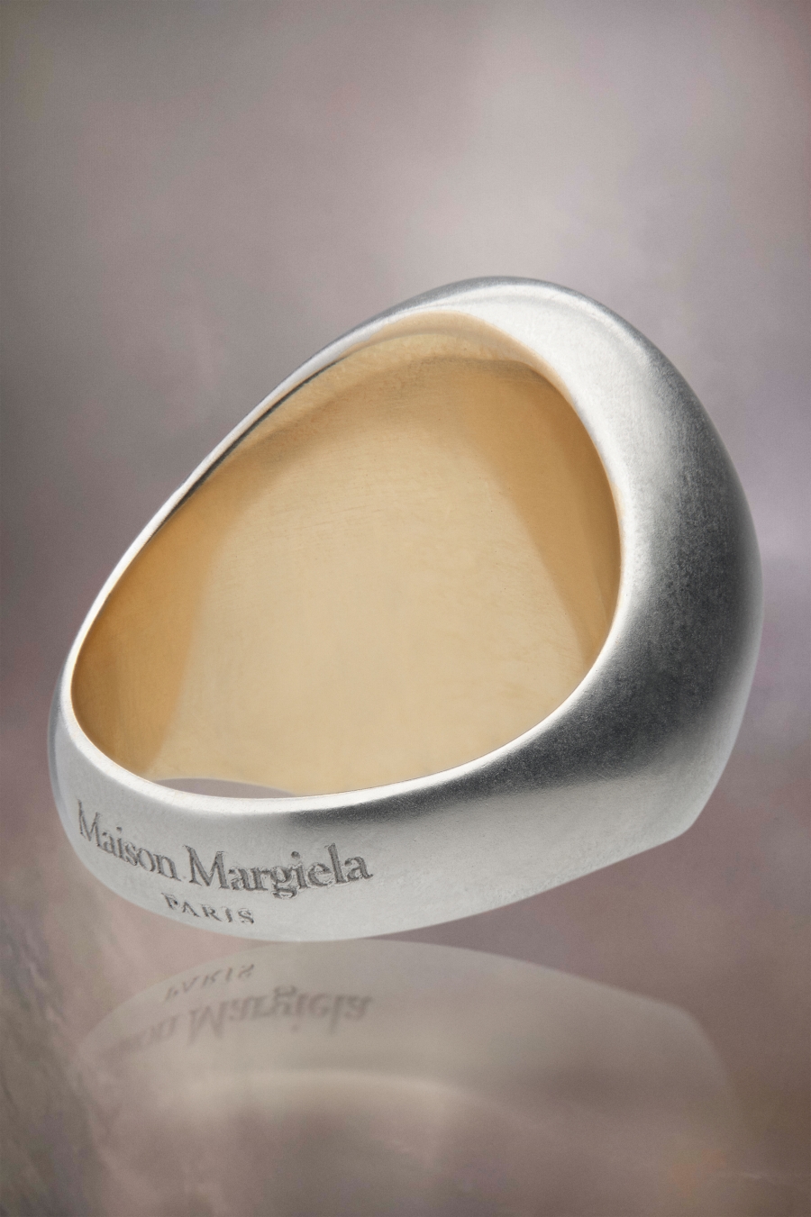 Maison Margiela Oval Chevalier Ring Palladium | 368097-ZNJ