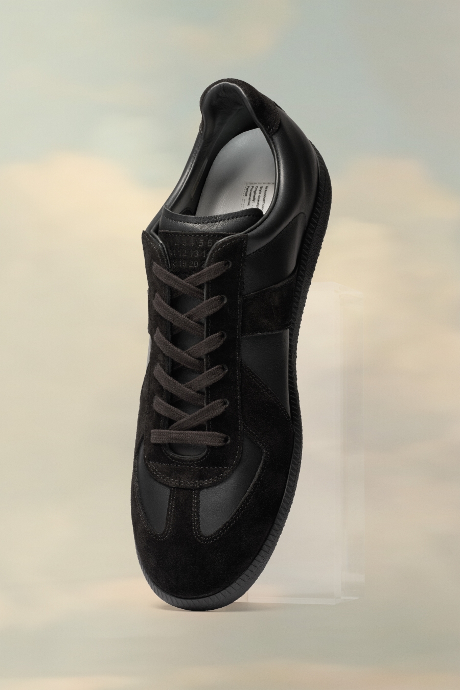 Maison Margiela Replica Sneakers Black | 290356-NEI