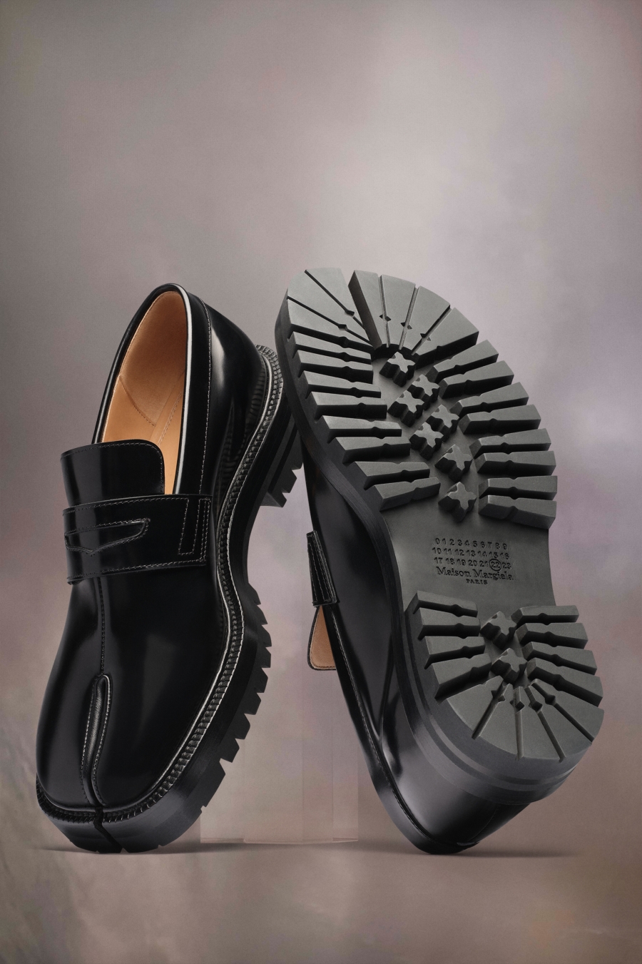 Maison Margiela Tabi Loafers Black | 018793-HUR