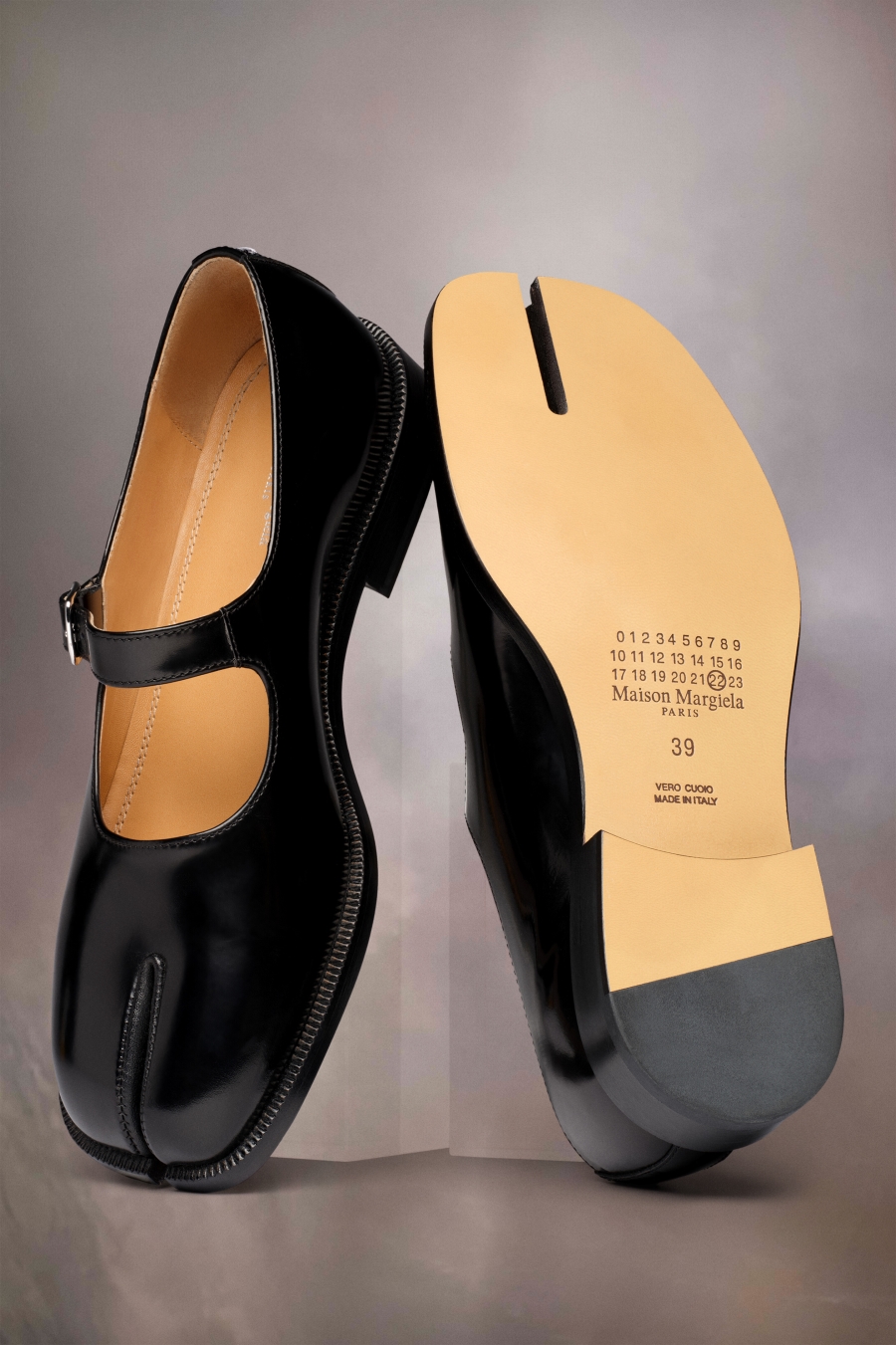 Maison Margiela Tabi Mary-janes Tapenade | 956130-OZD