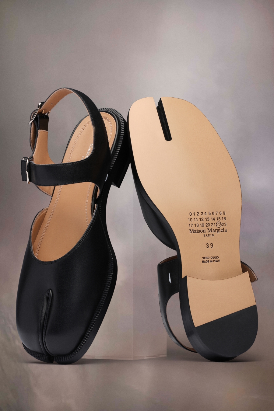 Maison Margiela Tabi Sandals Black | 203789-NHX